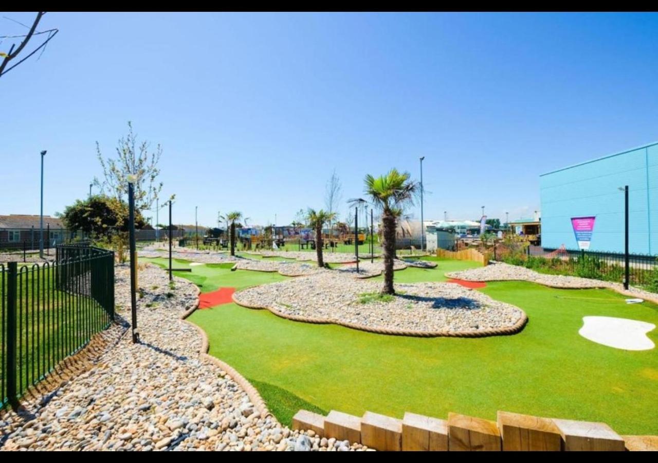 Mp502 - Camber Sands Holiday Park - Sleeps 6 - Small Dog - Gated Decking - Amazing Marsh Views Экстерьер фото